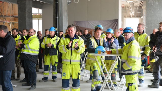 Topping-out ceremony at Alsik